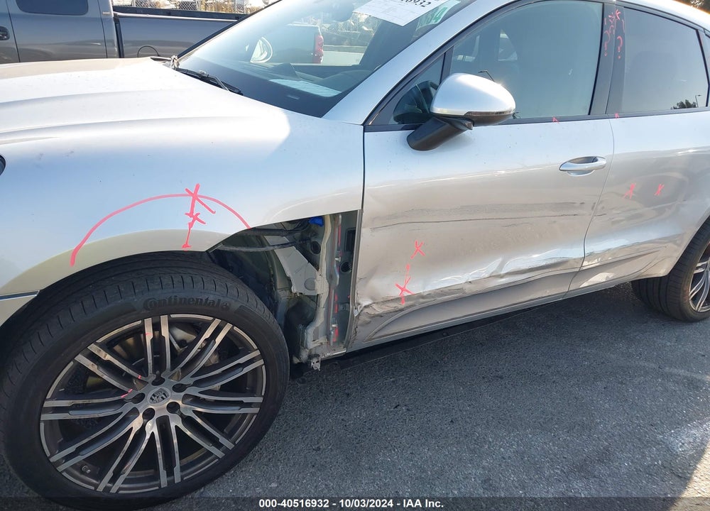 2017 PORSCHE MACAN S VIN: WP1AB2A51HLB18135