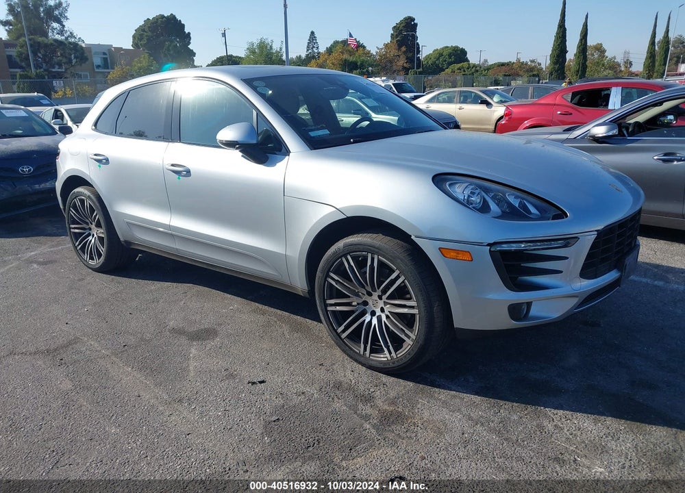 2017 PORSCHE MACAN S VIN: WP1AB2A51HLB18135