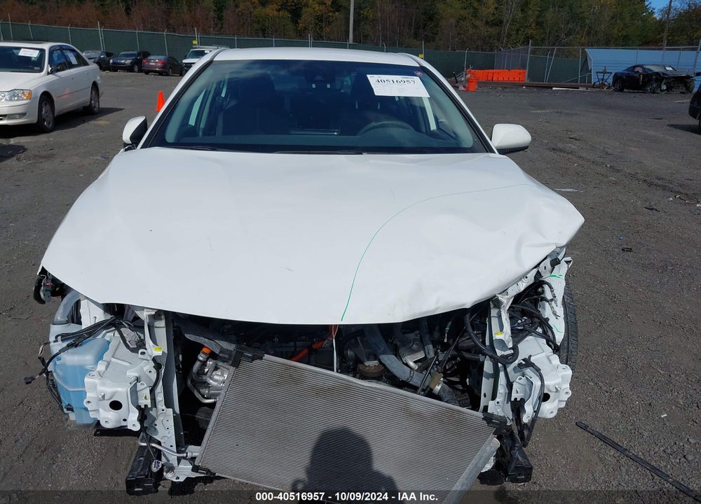 2022 TOYOTA CAMRY LE HYBRID VIN: 4T1C31AK0NU573308