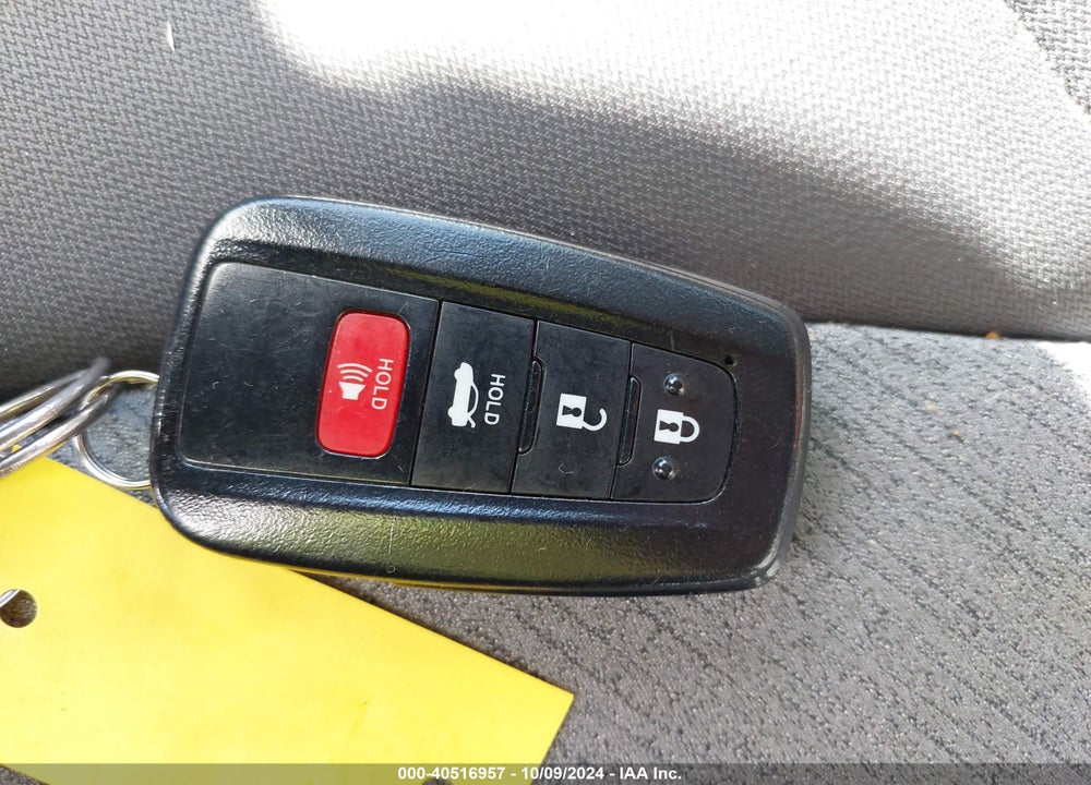2022 TOYOTA CAMRY LE HYBRID VIN: 4T1C31AK0NU573308