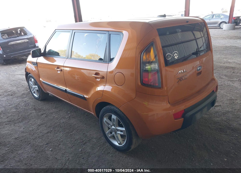 2011 KIA SOUL VIN: KNDJT2A24B7242680