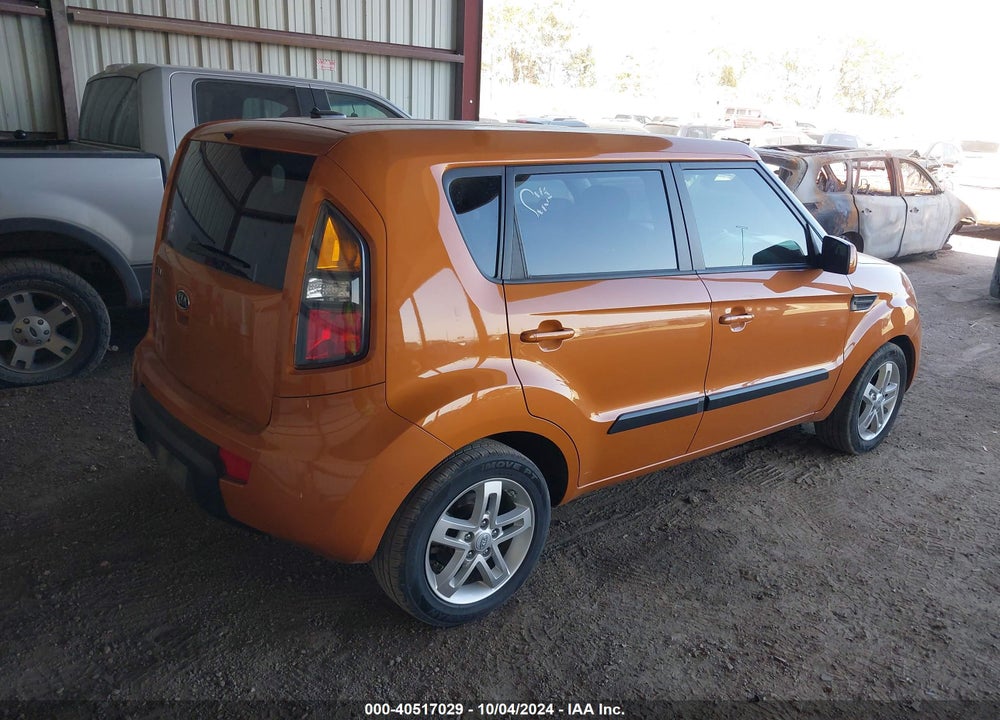 2011 KIA SOUL VIN: KNDJT2A24B7242680