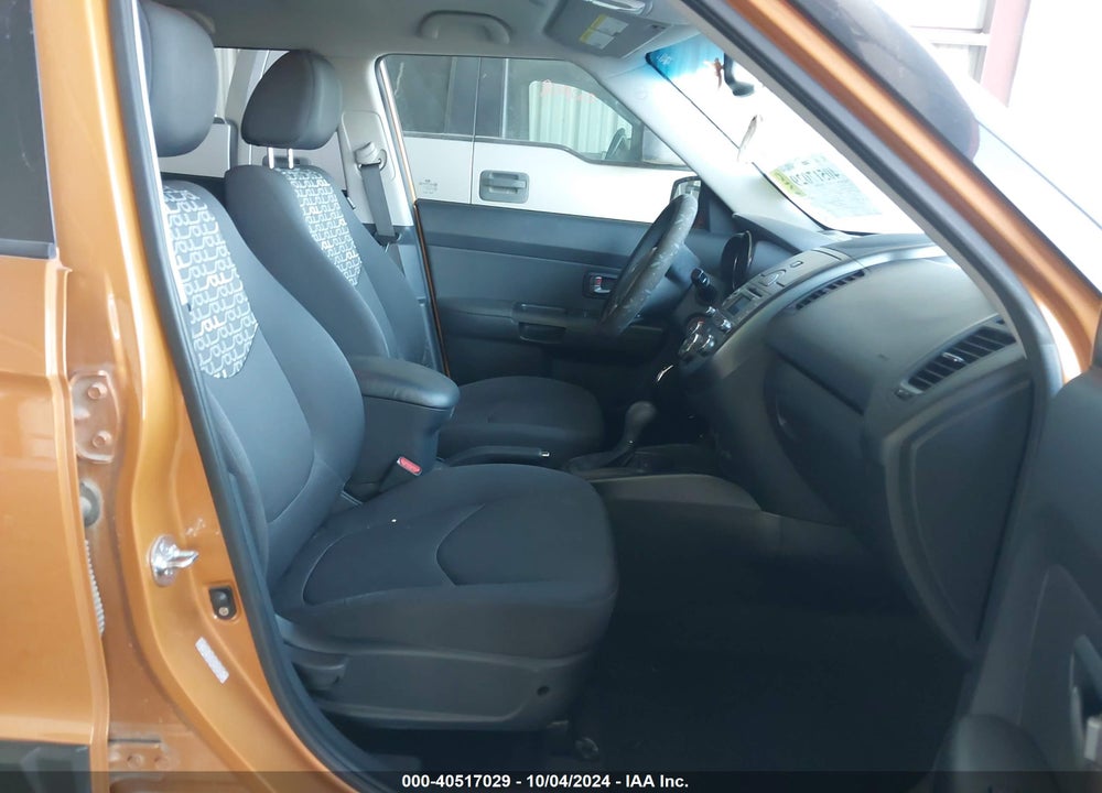2011 KIA SOUL VIN: KNDJT2A24B7242680