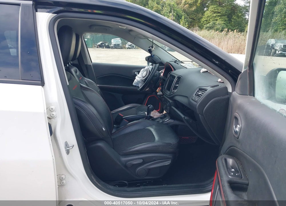 2019 JEEP COMPASS TRAILHAWK 4X4 VIN: 3C4NJDDB8KT686039
