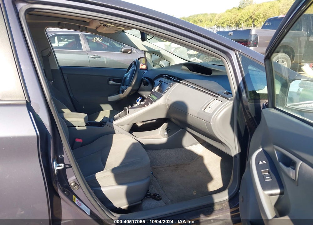 2011 TOYOTA PRIUS THREE VIN: JTDKN3DU6B0305532