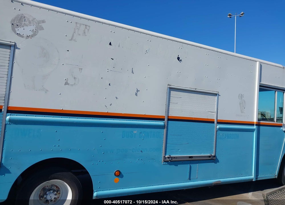 2011 FREIGHTLINER CHASSIS M LINE WALK-IN VAN VIN: 4UZAAPDU7BCBC0090
