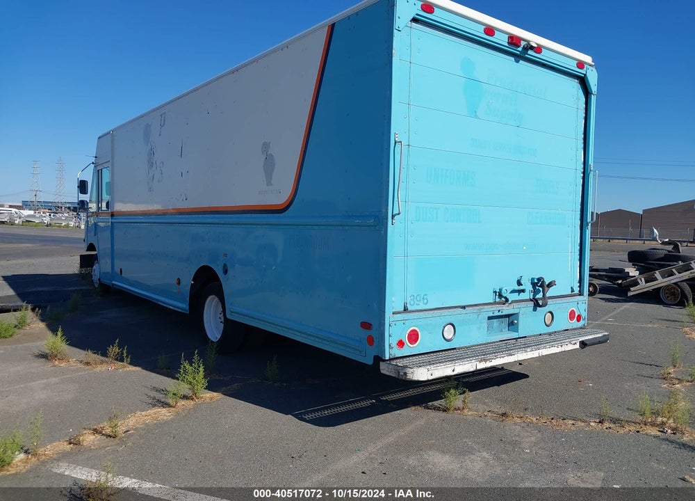 2011 FREIGHTLINER CHASSIS M LINE WALK-IN VAN VIN: 4UZAAPDU7BCBC0090
