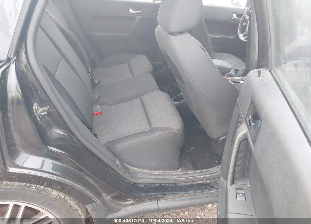 2010 FORD FOCUS SE VIN: 1FAHP3FN0AW244027