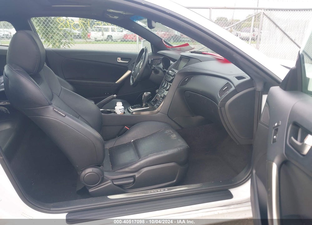 2016 HYUNDAI GENESIS 3.8 ULTIMATE VIN: KMHHU6KJ9GU135797