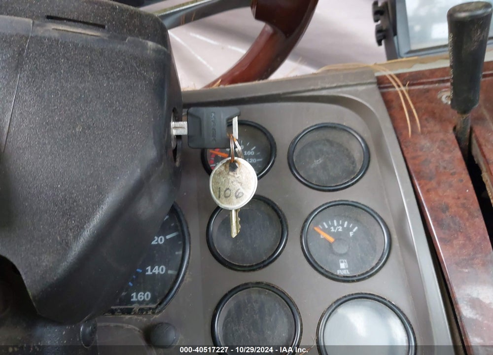 2006 MACK 700 CT700 VIN: 1M2AL02CX6M001771
