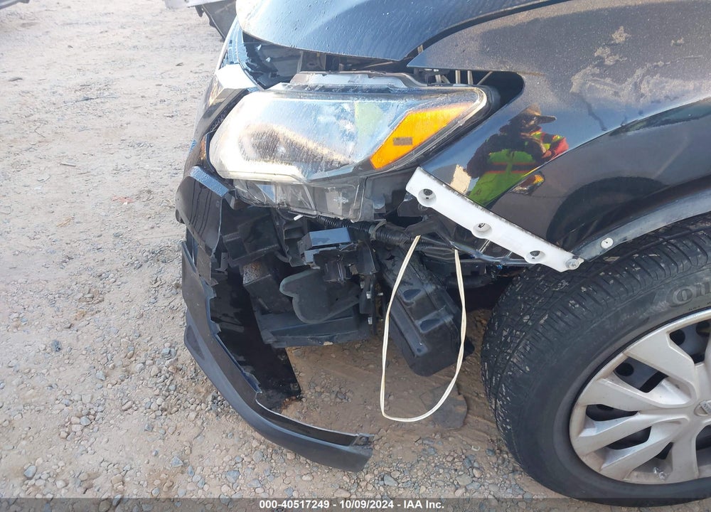2017 NISSAN ROGUE S VIN: 5N1AT2MT9HC889706