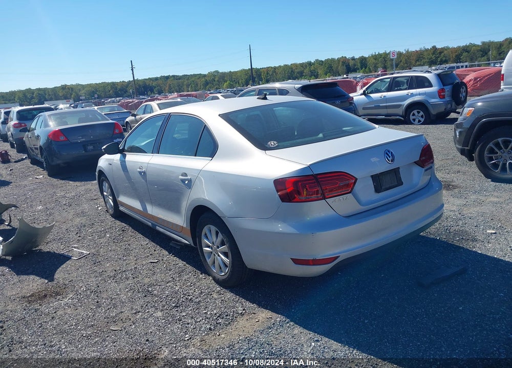 2013 VOLKSWAGEN JETTA HYBRID SE VIN: 3VW637AJ4DM239441