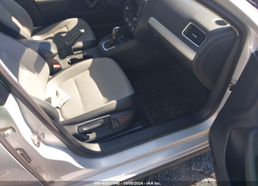 2013 VOLKSWAGEN JETTA HYBRID SE VIN: 3VW637AJ4DM239441