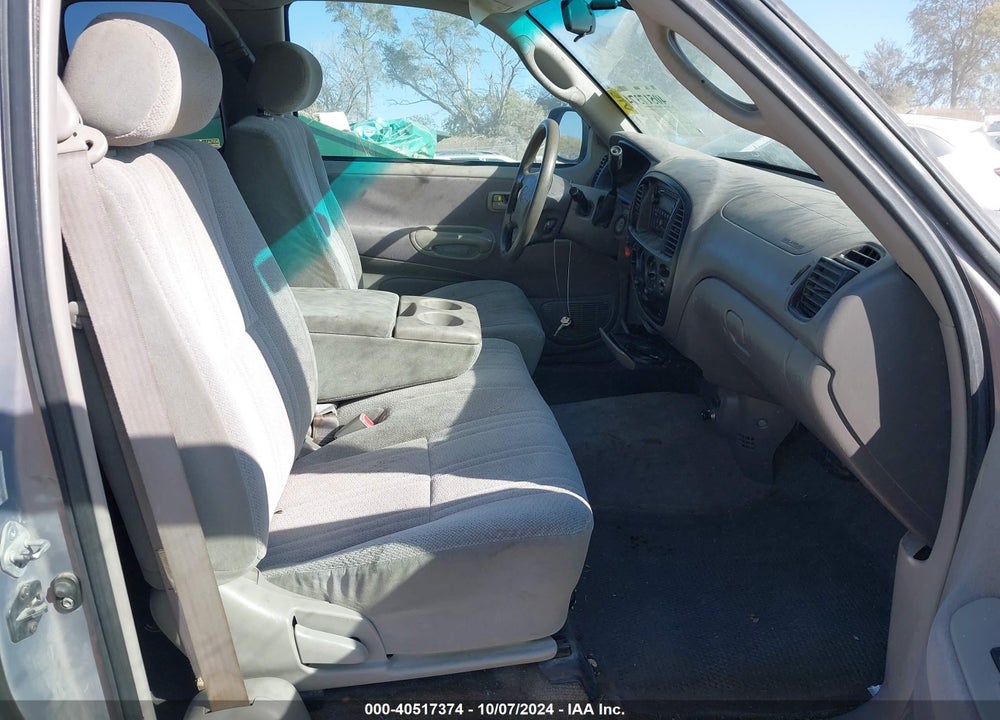 2000 TOYOTA TUNDRA SR5 V8 VIN: 5TBBT4413YS112559