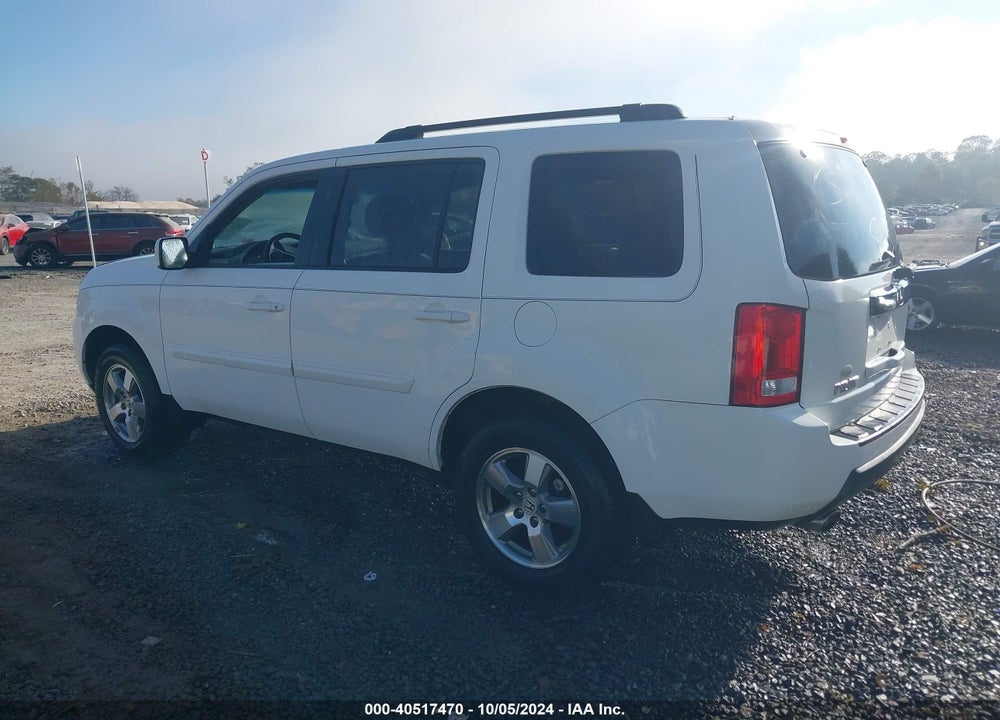2011 HONDA PILOT EX-L VIN: 5FNYF3H51BB010107