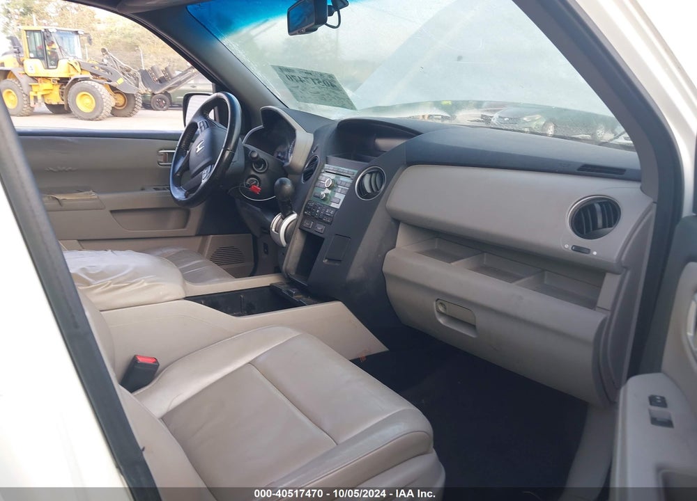 2011 HONDA PILOT EX-L VIN: 5FNYF3H51BB010107