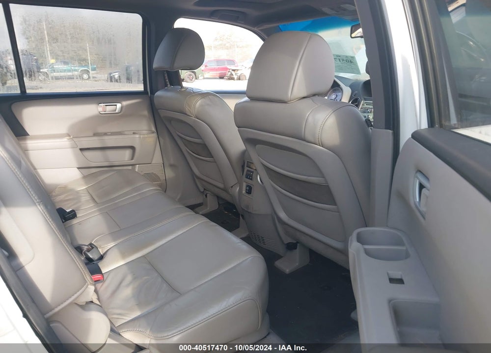 2011 HONDA PILOT EX-L VIN: 5FNYF3H51BB010107