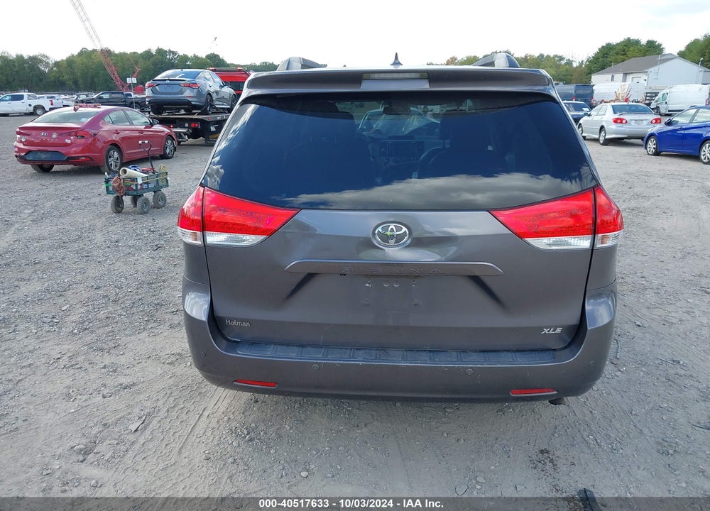 2012 TOYOTA SIENNA XLE V6 8 PASSENGER VIN: 5TDYK3DC4CS194889