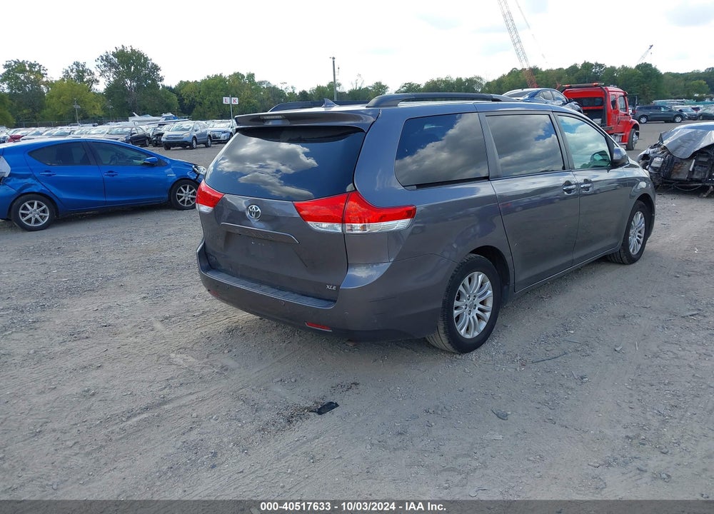 2012 TOYOTA SIENNA XLE V6 8 PASSENGER VIN: 5TDYK3DC4CS194889