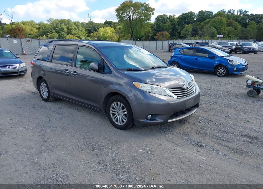 2012 TOYOTA SIENNA XLE V6 8 PASSENGER VIN: 5TDYK3DC4CS194889