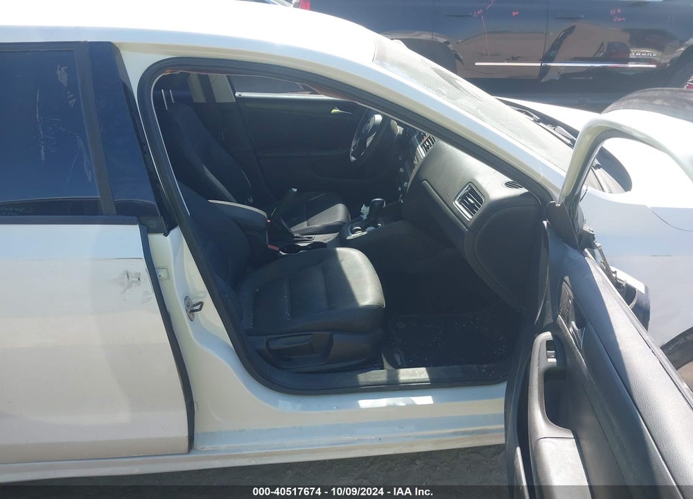2011 VOLKSWAGEN JETTA 2.5L SE VIN: 3VWDX7AJ0BM340923