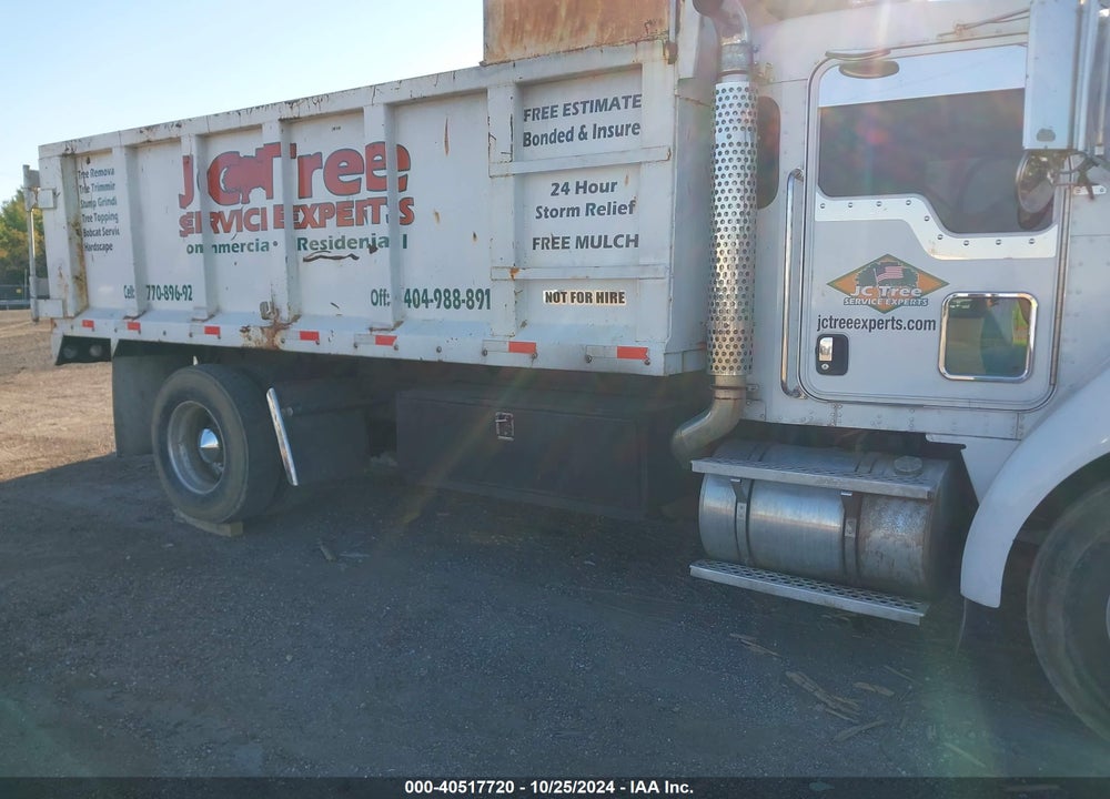 2005 KENWORTH CONSTRUCTION T300 VIN: 2XKMAD7X65M103849