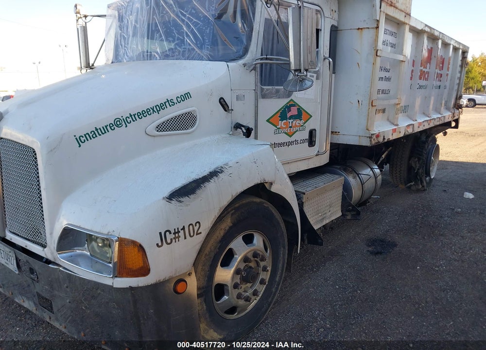 2005 KENWORTH CONSTRUCTION T300 VIN: 2XKMAD7X65M103849