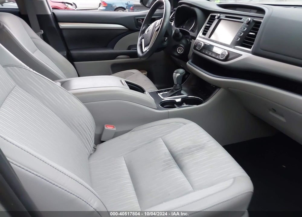 2019 TOYOTA HIGHLANDER LE PLUS VIN: 5TDBZRFH7KS995814