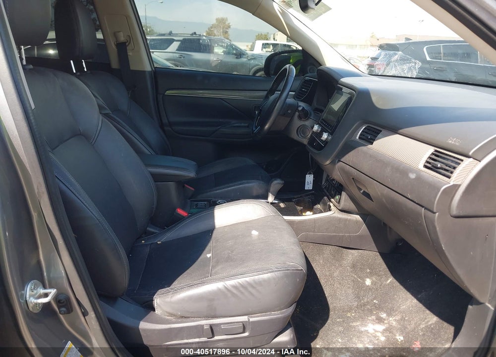 2020 MITSUBISHI OUTLANDER ES 2.4 VIN: JA4AZ3A33LZ018393