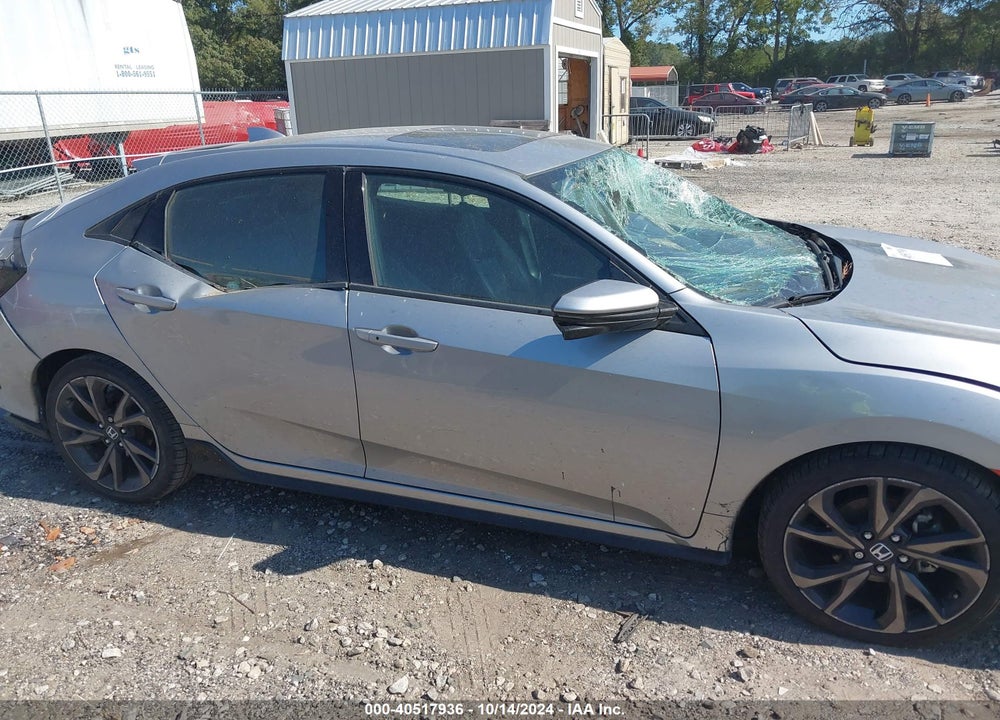 2018 HONDA CIVIC SPORT TOURING VIN: SHHFK7H9XJU231604