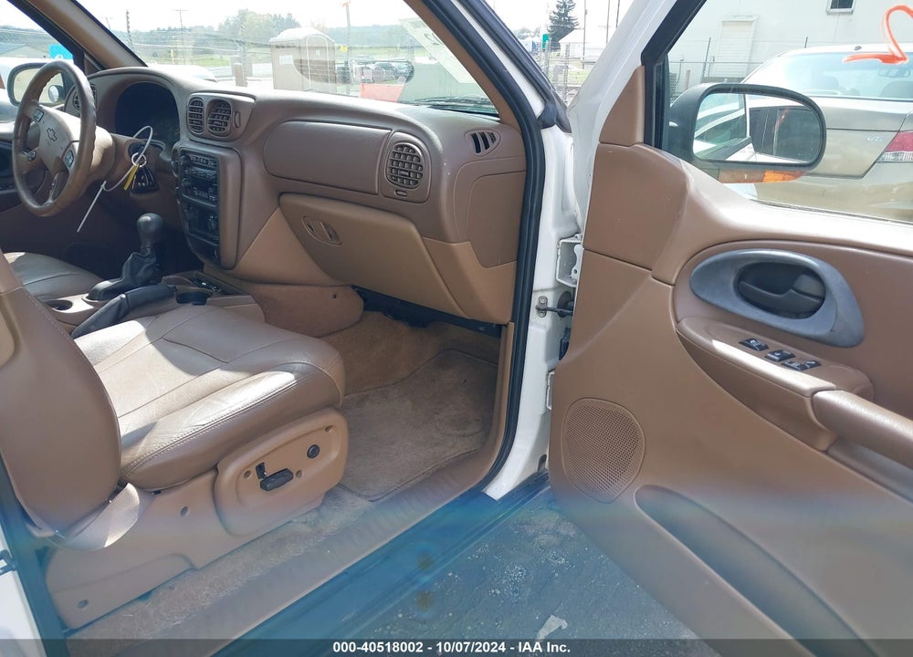 2002 CHEVROLET TRAILBLAZER LTZ VIN: 1GNDT13S422188807