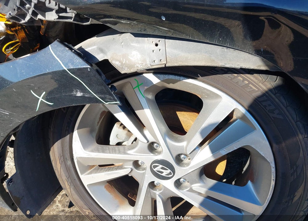2017 HYUNDAI ELANTRA LIMITED VIN: KMHD84LF5HU147108