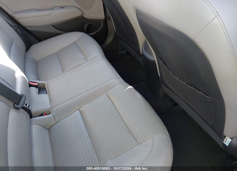 2017 HYUNDAI ELANTRA LIMITED VIN: KMHD84LF5HU147108