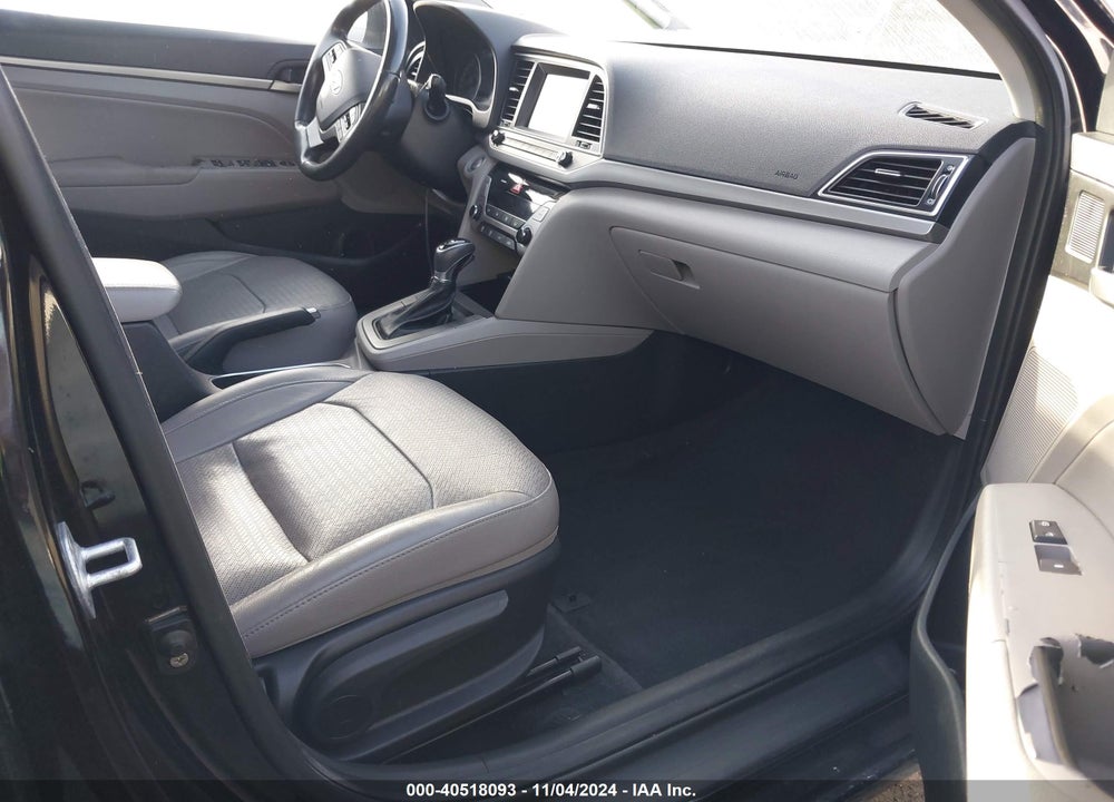 2017 HYUNDAI ELANTRA LIMITED VIN: KMHD84LF5HU147108