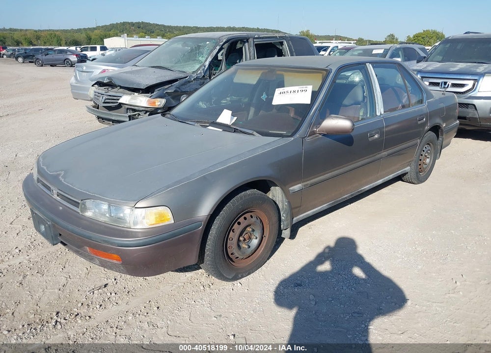 1992 HONDA ACCORD LX VIN: 1HGCB7659NA024738
