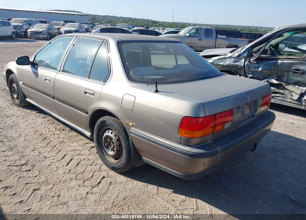 1992 HONDA ACCORD LX VIN: 1HGCB7659NA024738