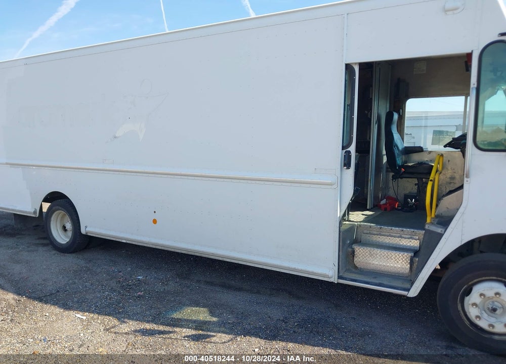 2011 WORKHORSE CUSTOM CHASSIS COMMERCIAL CHASSIS W62 VIN: 5B4MFG2EXB3446438