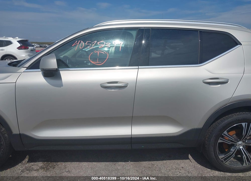 2019 VOLVO XC40 T5 INSCRIPTION VIN: YV4162UL8K2060793