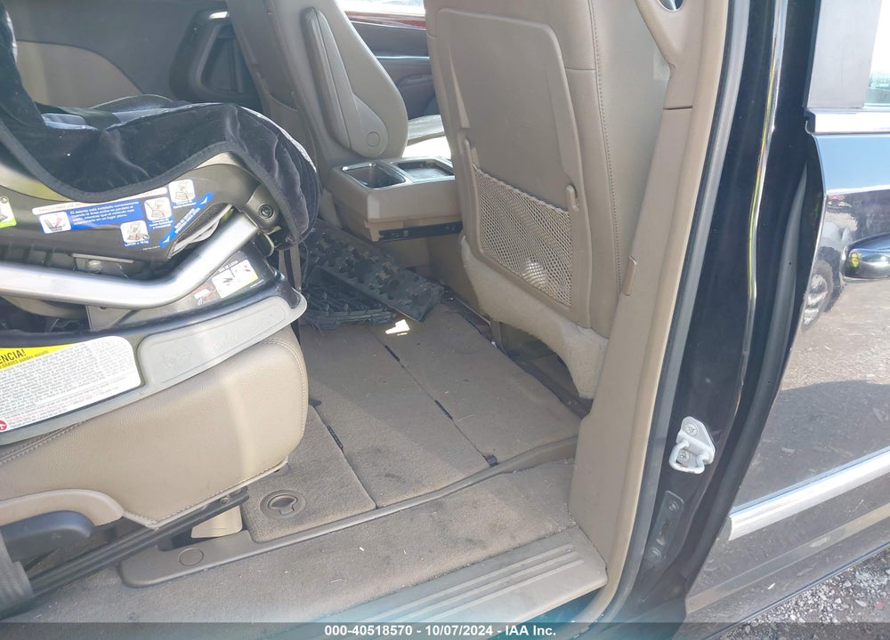 2014 CHRYSLER TOWN & COUNTRY VIN: 2C4RC1BG5ER402740