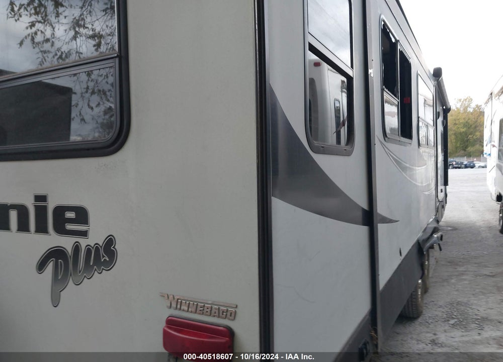 2018 WINNEBAGO OTHER VIN: 54CTM3324J4022495