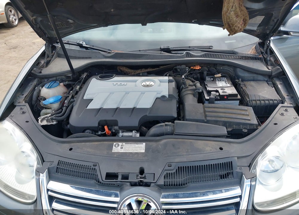 2010 VOLKSWAGEN JETTA TDI VIN: 3VWRL8AJ0AM067357