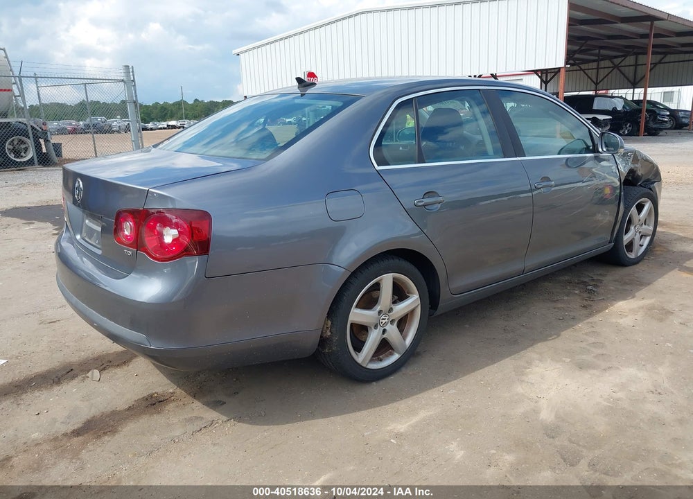 2010 VOLKSWAGEN JETTA TDI VIN: 3VWRL8AJ0AM067357