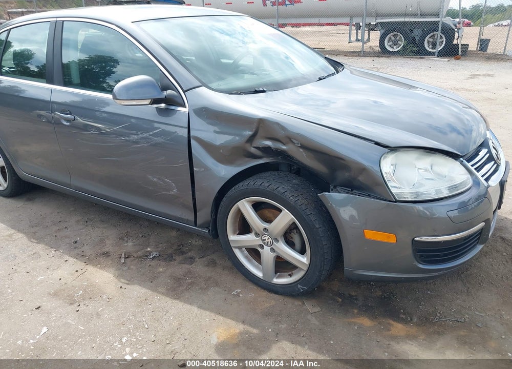 2010 VOLKSWAGEN JETTA TDI VIN: 3VWRL8AJ0AM067357