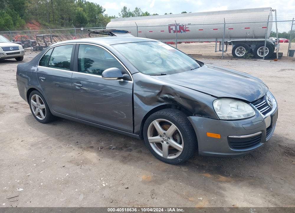 2010 VOLKSWAGEN JETTA TDI VIN: 3VWRL8AJ0AM067357