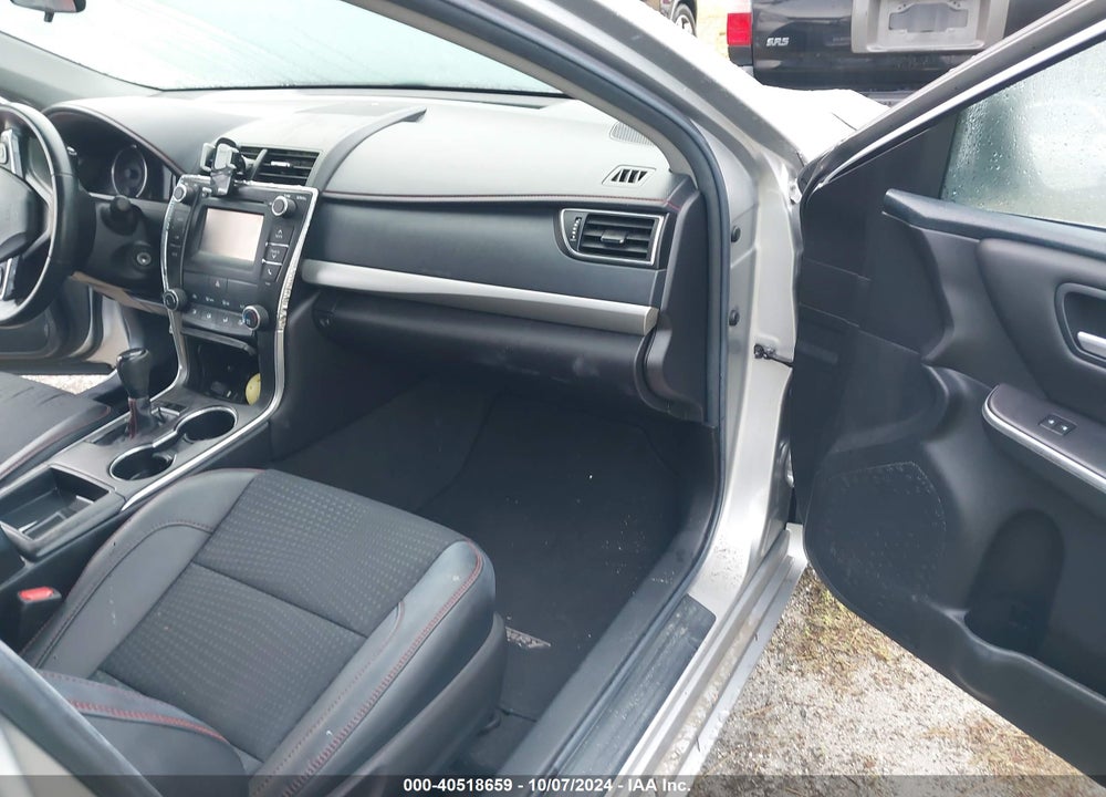 2015 TOYOTA CAMRY SE VIN: 4T1BF1FK3FU964630