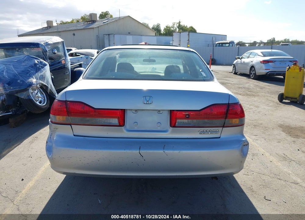 2002 HONDA ACCORD 2.3 EX/2.3 SE VIN: 1HGCG66842A166528