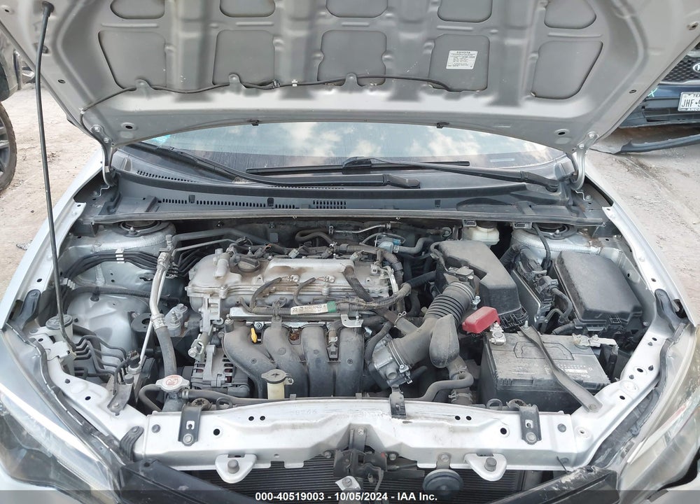 2018 TOYOTA COROLLA LE VIN: 5YFBURHEXJP814133