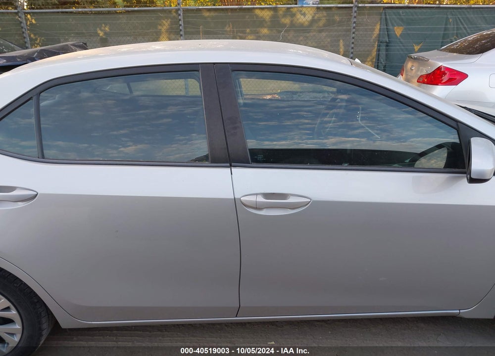 2018 TOYOTA COROLLA LE VIN: 5YFBURHEXJP814133