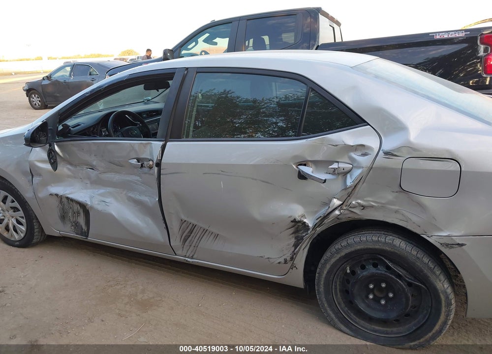 2018 TOYOTA COROLLA LE VIN: 5YFBURHEXJP814133
