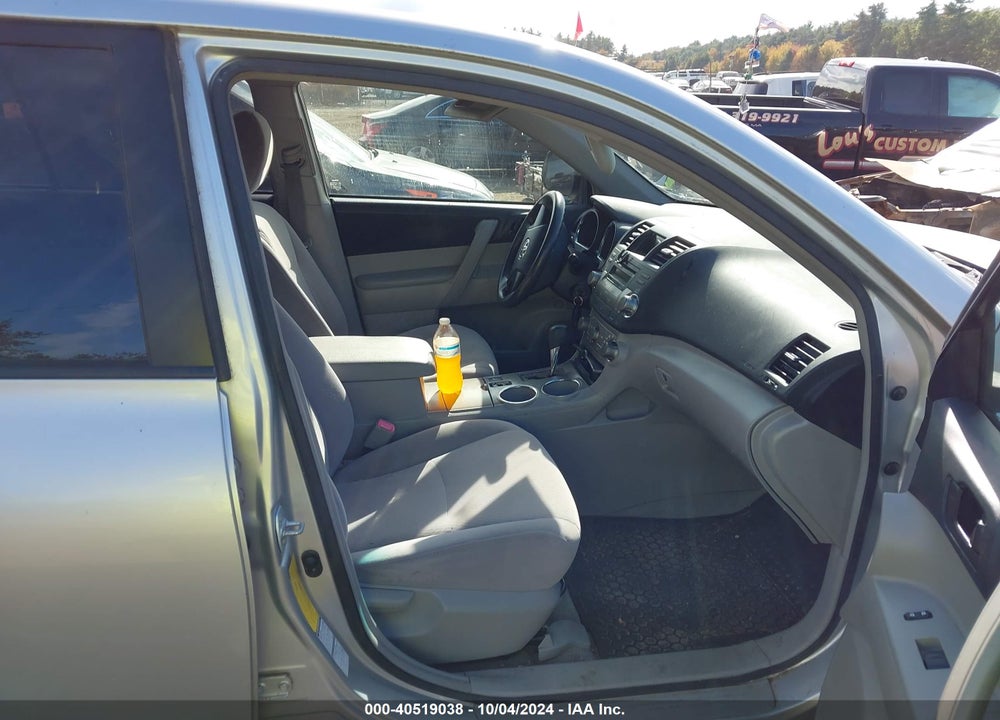 2009 TOYOTA HIGHLANDER VIN: JTEES41A892116994